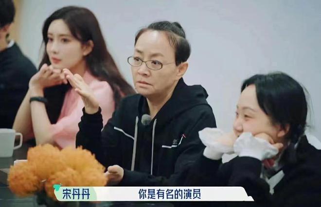 徐志胜像被李嘉琦李雪琴绑架了