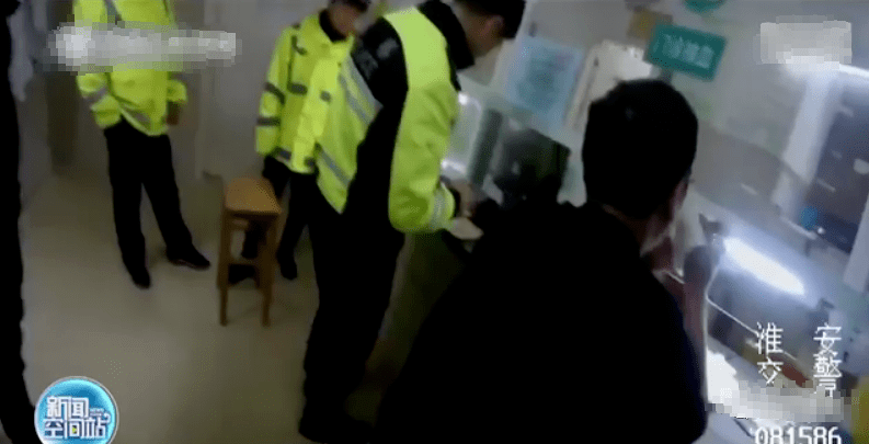 女子报警称男友自杀 破门竟是抓小三