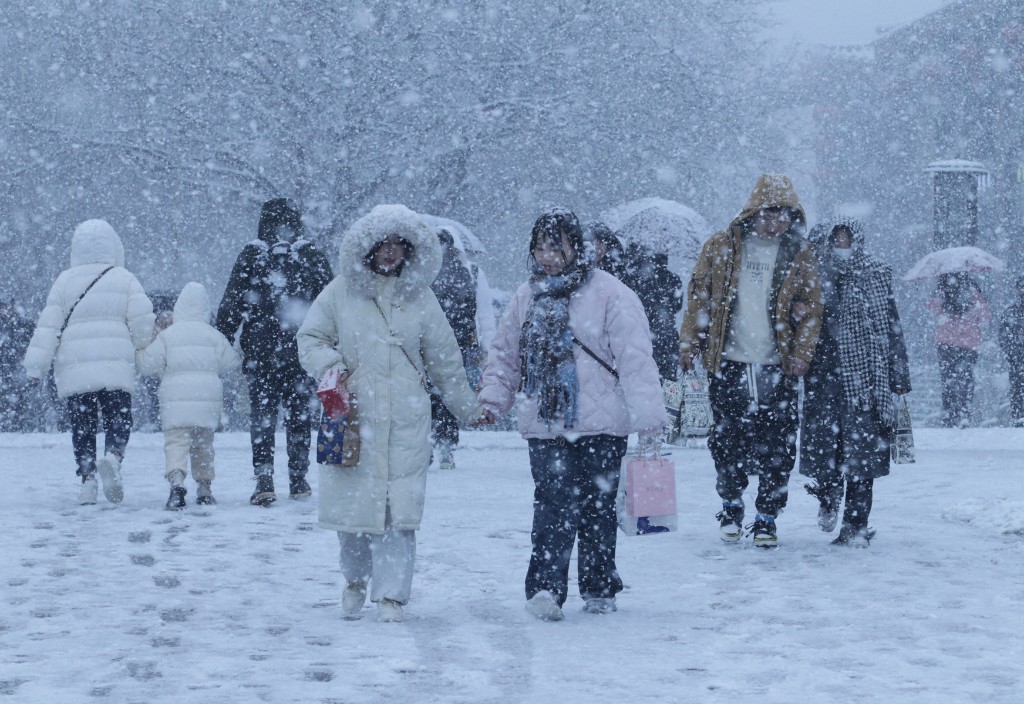 烟台突降鹅毛大雪